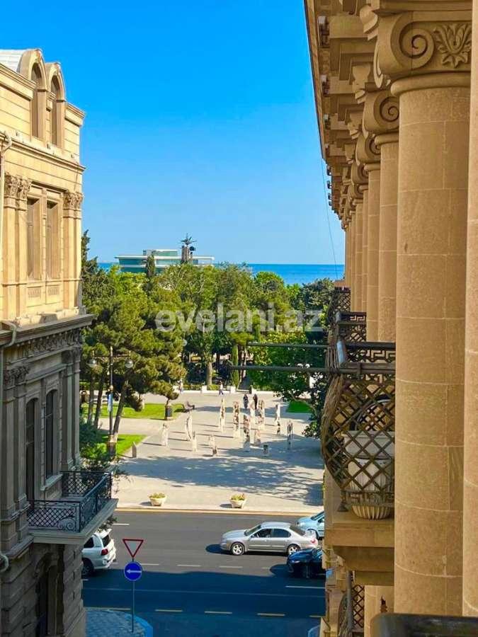 Kirayə verilir, köhnə tikili, 4 otaqlı, 170 m², Bakı, Səbail r.