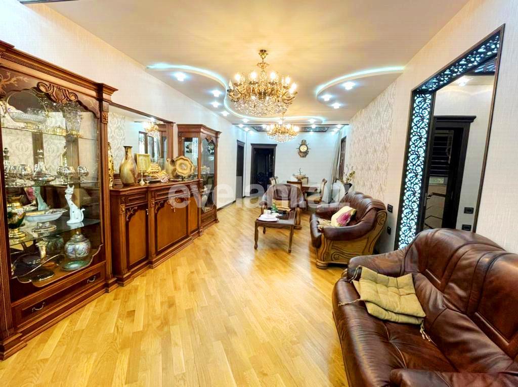 Satılır, həyət evi / bağ, 6 otaqlı, 300 m², Bakı, Xətai r, Əhmədli m.