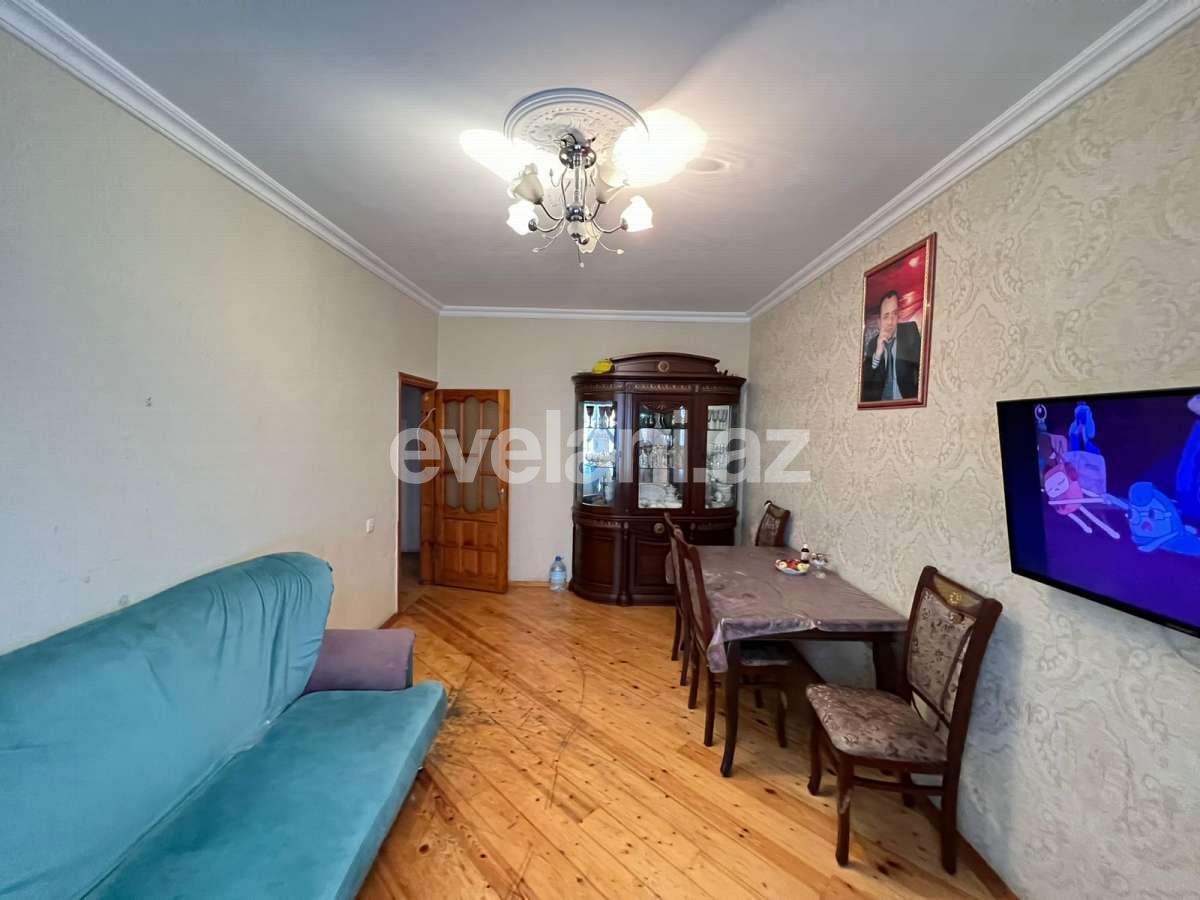 Satılır, köhnə tikili, 4 otaqlı, 100 m², Bakı, Suraxanı r, Yeni Günəşli q, Xalqlar Dostluğu m.