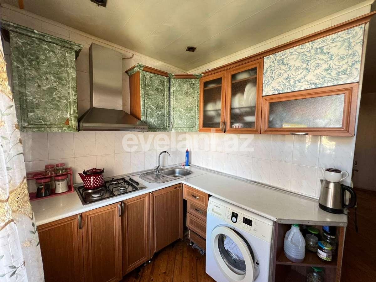 Satılır, köhnə tikili, 4 otaqlı, 100 m², Bakı, Suraxanı r, Yeni Günəşli q, Xalqlar Dostluğu m.