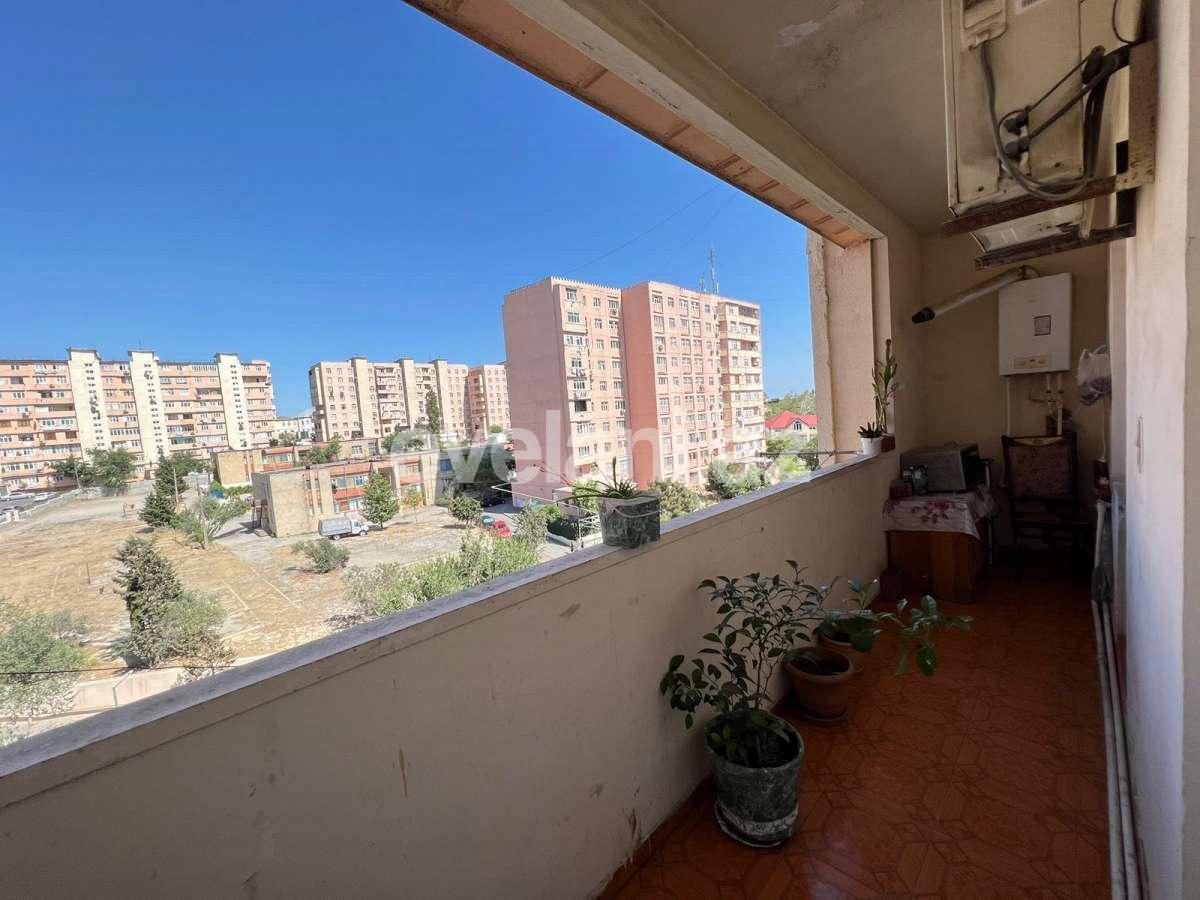 Satılır, köhnə tikili, 4 otaqlı, 100 m², Bakı, Suraxanı r, Yeni Günəşli q, Xalqlar Dostluğu m.