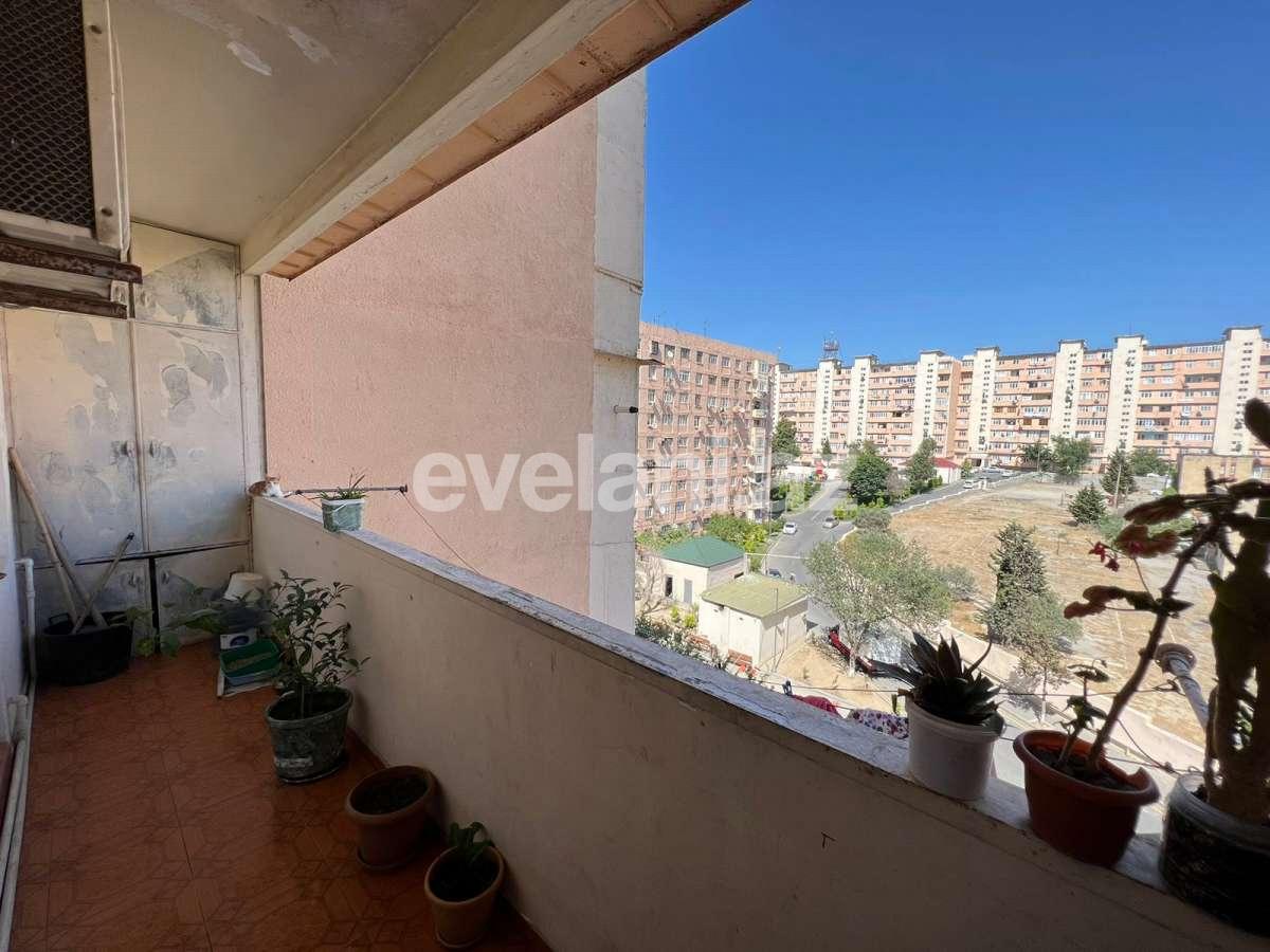 Satılır, köhnə tikili, 4 otaqlı, 100 m², Bakı, Suraxanı r, Yeni Günəşli q, Xalqlar Dostluğu m.