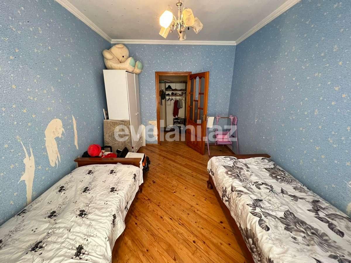 Satılır, köhnə tikili, 4 otaqlı, 100 m², Bakı, Suraxanı r, Yeni Günəşli q, Xalqlar Dostluğu m.