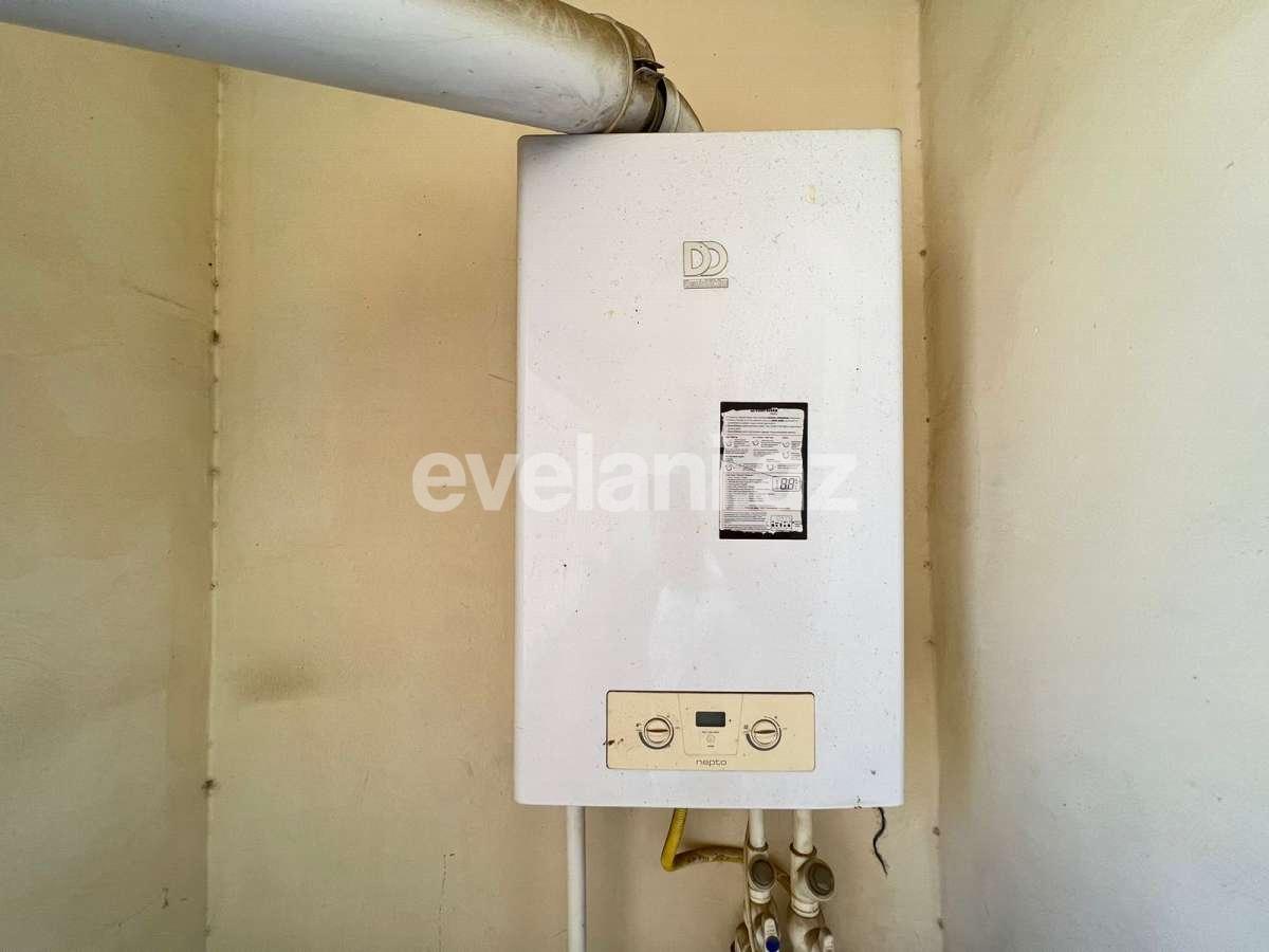 Satılır, köhnə tikili, 4 otaqlı, 100 m², Bakı, Suraxanı r, Yeni Günəşli q, Xalqlar Dostluğu m.