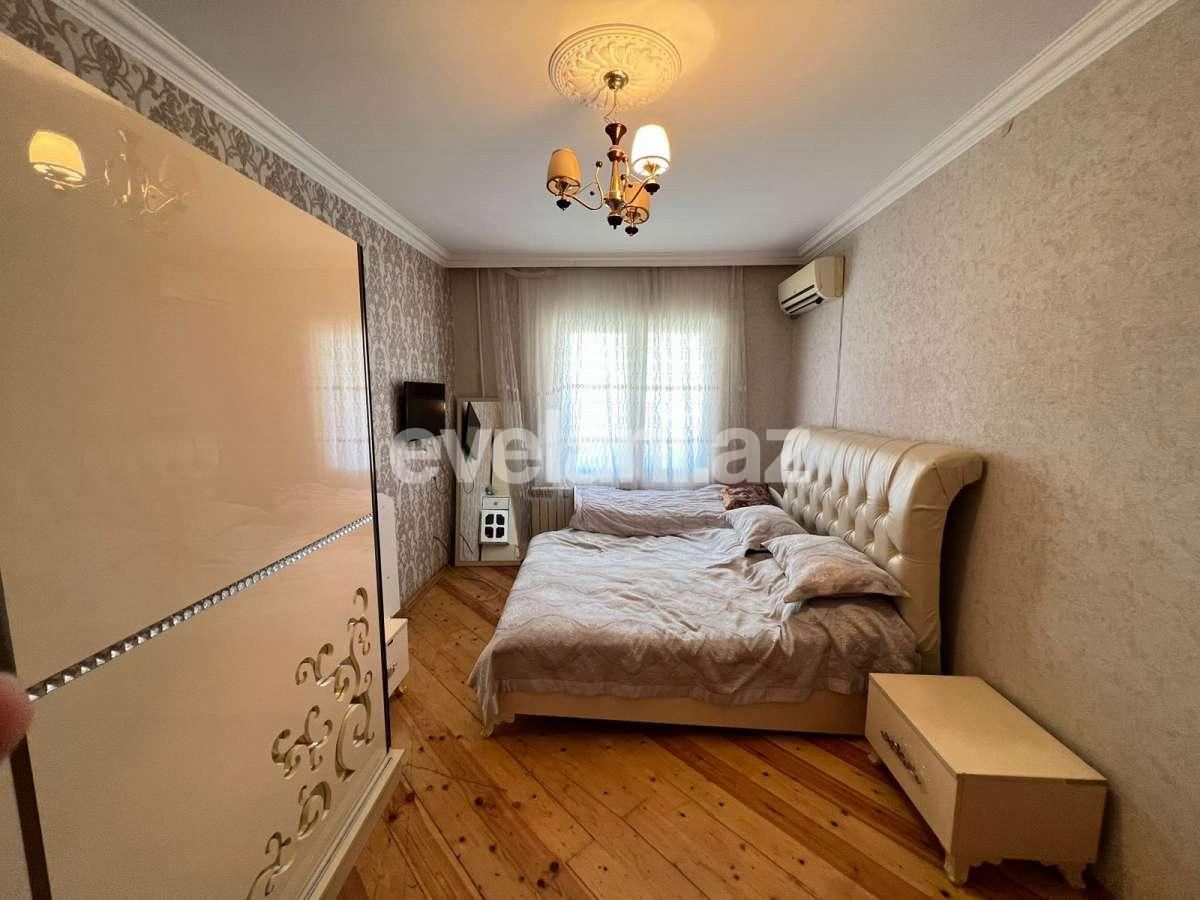 Satılır, köhnə tikili, 4 otaqlı, 100 m², Bakı, Suraxanı r, Yeni Günəşli q, Xalqlar Dostluğu m.