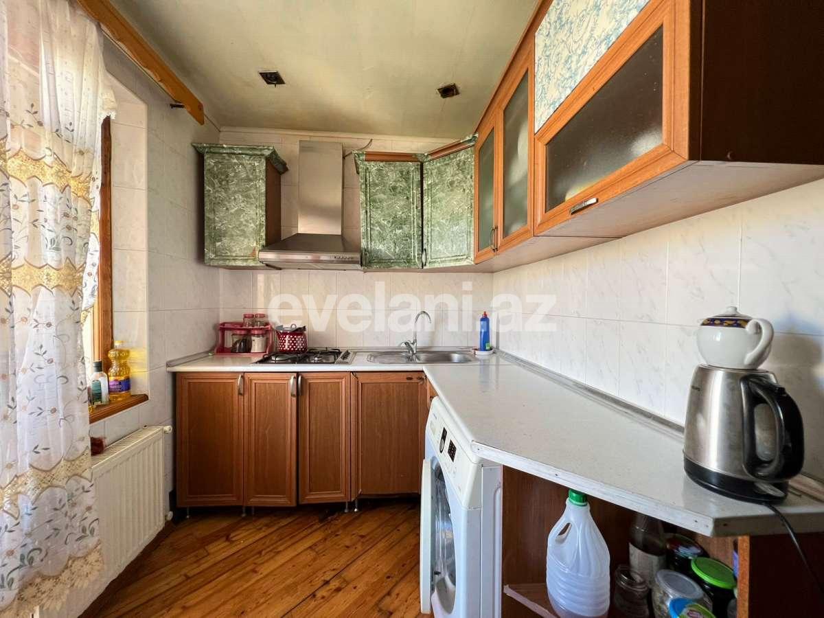 Satılır, köhnə tikili, 4 otaqlı, 100 m², Bakı, Suraxanı r, Yeni Günəşli q, Xalqlar Dostluğu m.