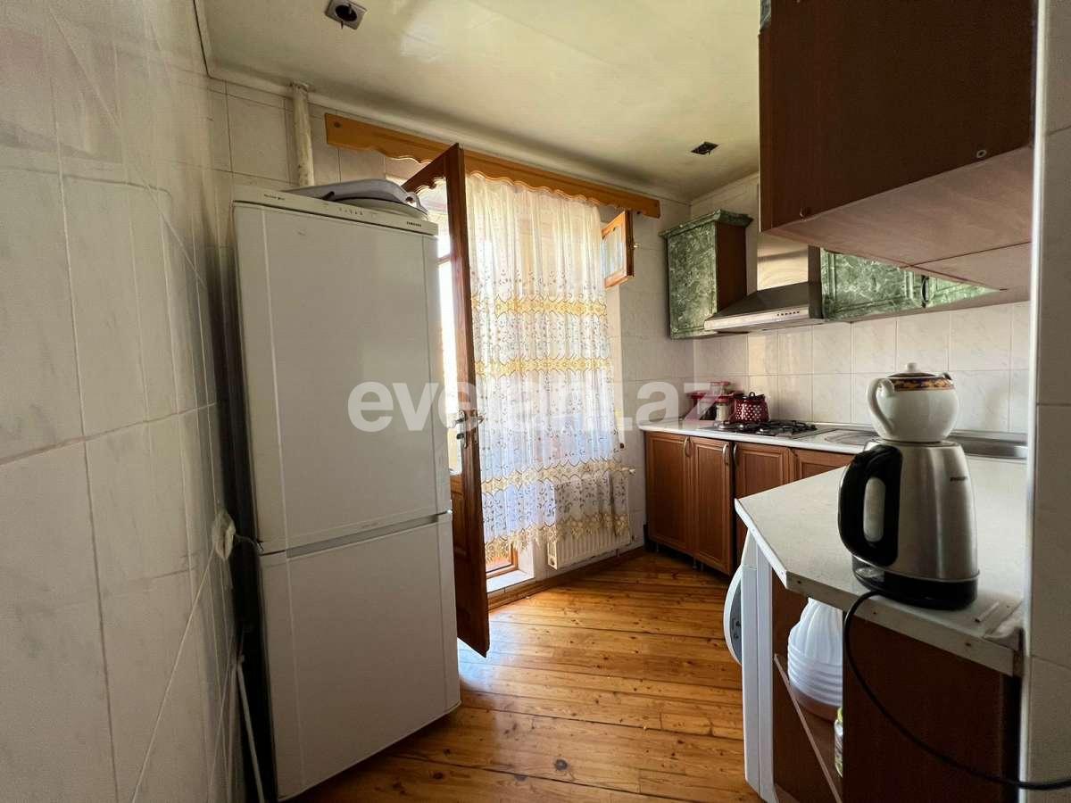 Satılır, köhnə tikili, 4 otaqlı, 100 m², Bakı, Suraxanı r, Yeni Günəşli q, Xalqlar Dostluğu m.