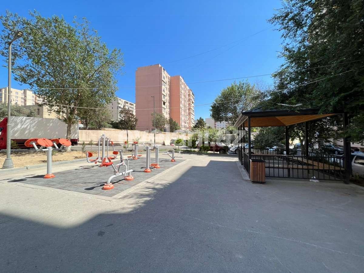 Satılır, köhnə tikili, 4 otaqlı, 100 m², Bakı, Suraxanı r, Yeni Günəşli q, Xalqlar Dostluğu m.