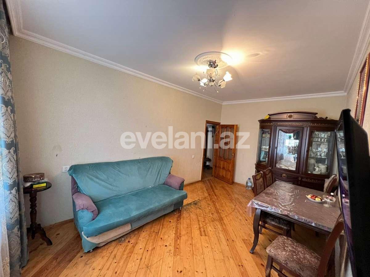 Satılır, köhnə tikili, 4 otaqlı, 100 m², Bakı, Suraxanı r, Yeni Günəşli q, Xalqlar Dostluğu m.