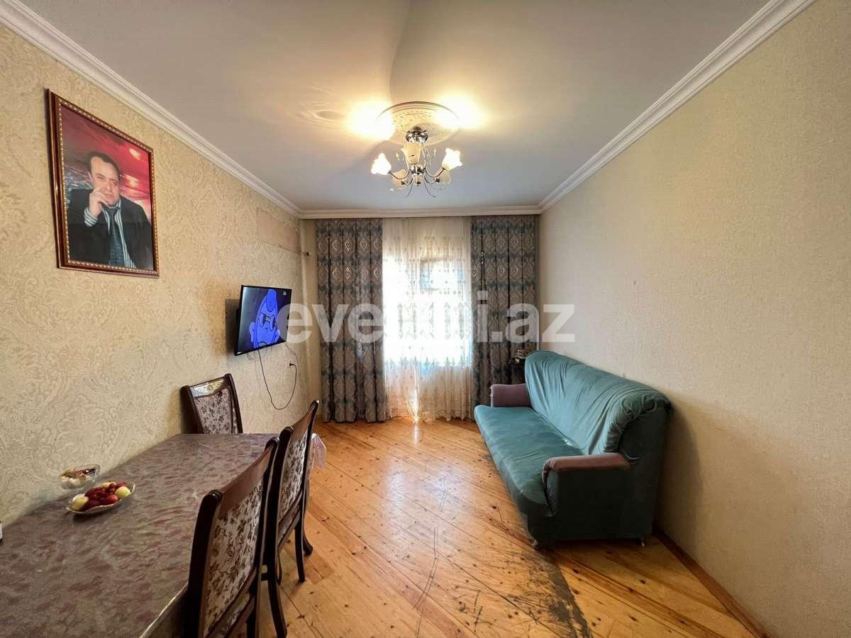 Satılır, köhnə tikili, 4 otaqlı, 100 m², Bakı, Suraxanı r, Yeni Günəşli q, Xalqlar Dostluğu m.
