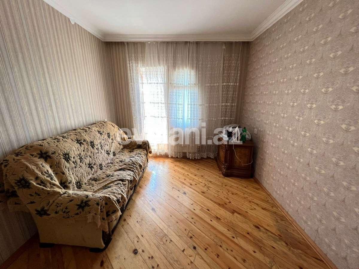 Satılır, köhnə tikili, 4 otaqlı, 100 m², Bakı, Suraxanı r, Yeni Günəşli q, Xalqlar Dostluğu m.