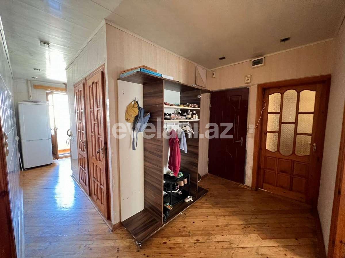 Satılır, köhnə tikili, 4 otaqlı, 100 m², Bakı, Suraxanı r, Yeni Günəşli q, Xalqlar Dostluğu m.