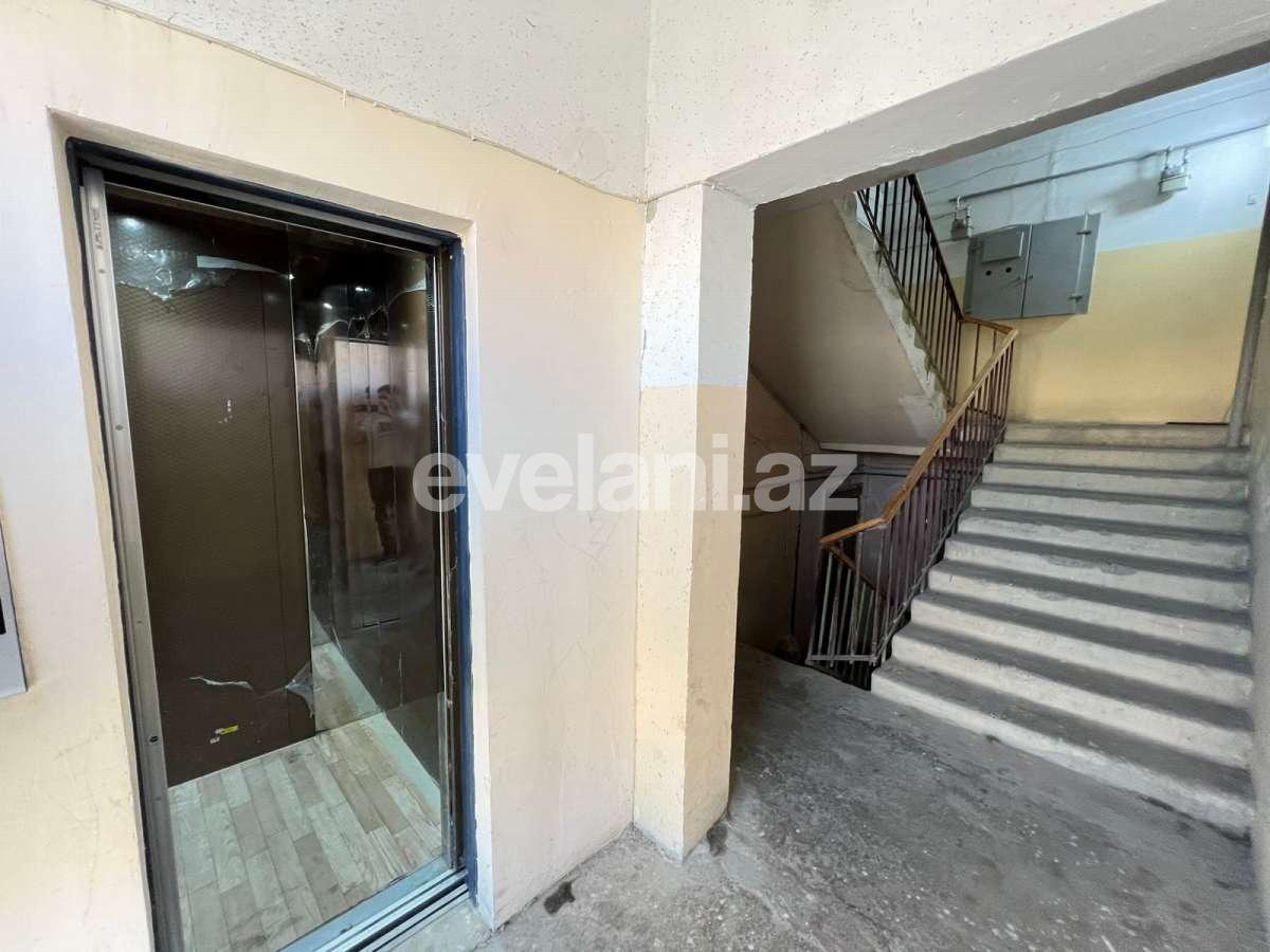 Satılır, köhnə tikili, 4 otaqlı, 100 m², Bakı, Suraxanı r, Yeni Günəşli q, Xalqlar Dostluğu m.