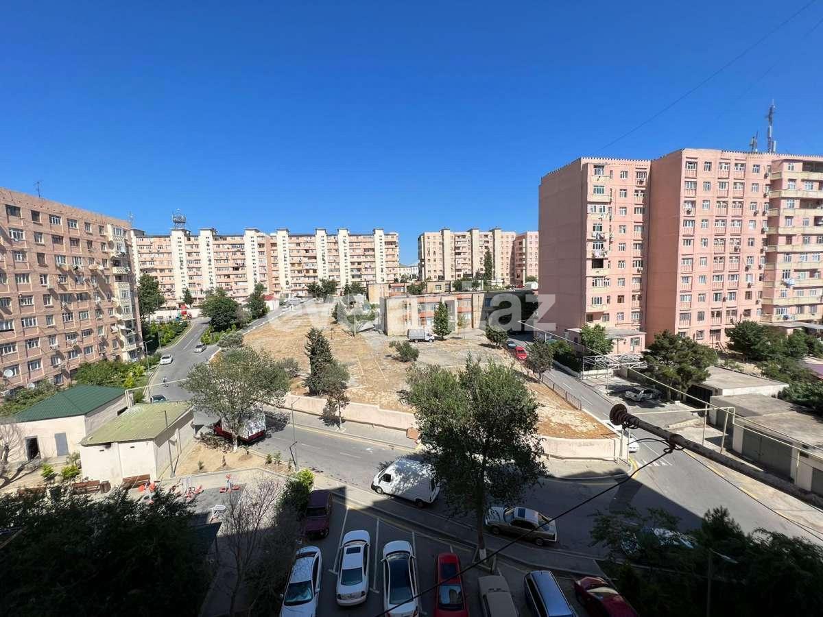Satılır, köhnə tikili, 4 otaqlı, 100 m², Bakı, Suraxanı r, Yeni Günəşli q, Xalqlar Dostluğu m.