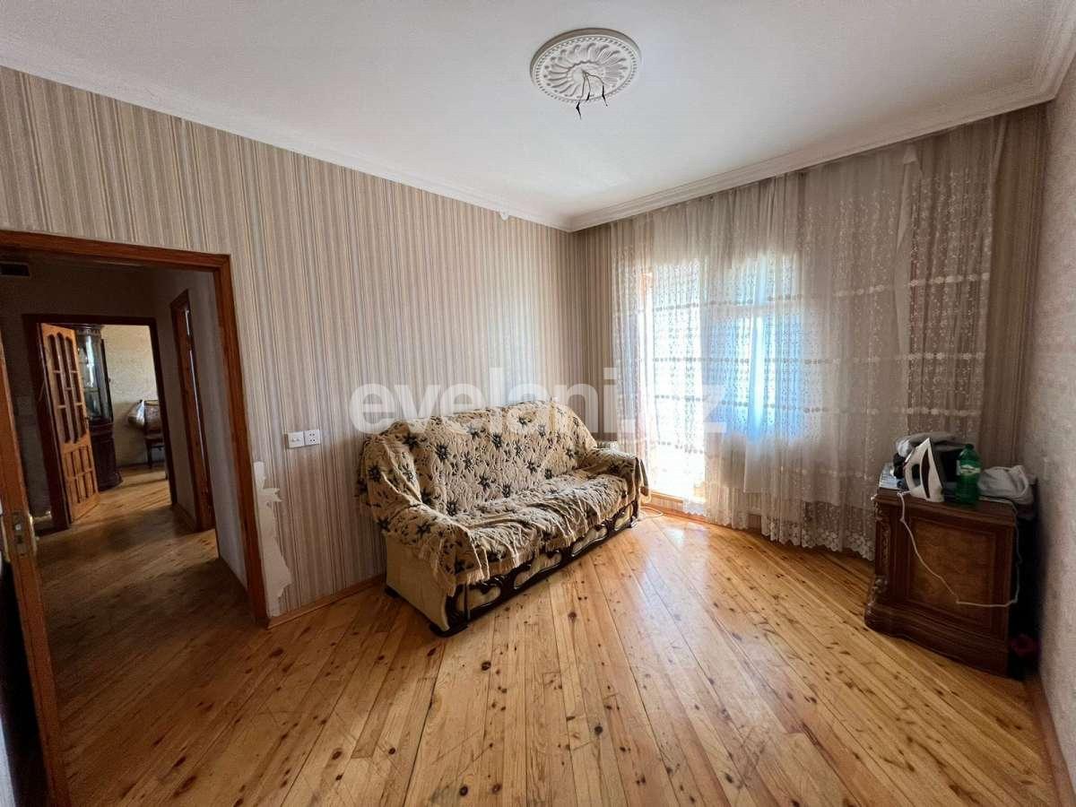 Satılır, köhnə tikili, 4 otaqlı, 100 m², Bakı, Suraxanı r, Yeni Günəşli q, Xalqlar Dostluğu m.