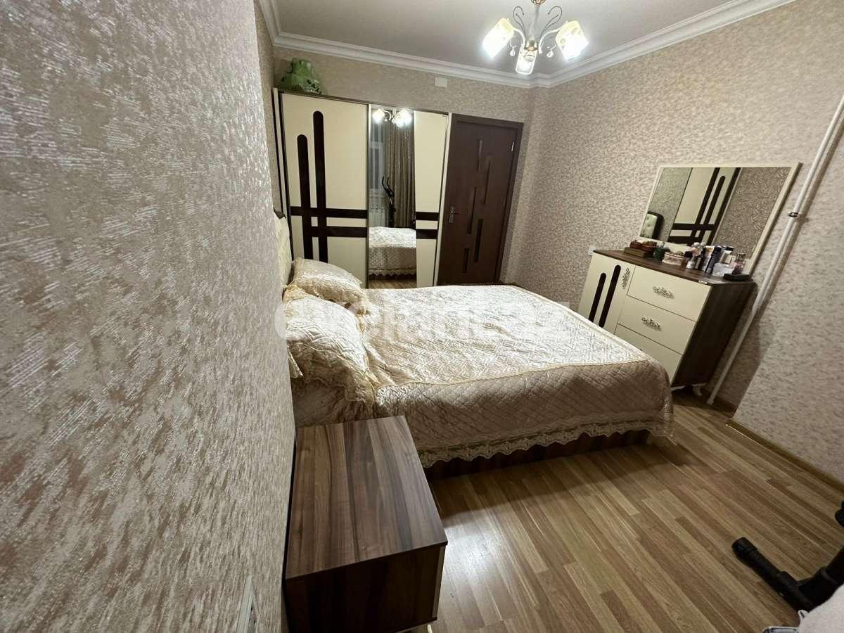 Sale, old building, 3 room, 69.99 m², Baku, Khatai r.