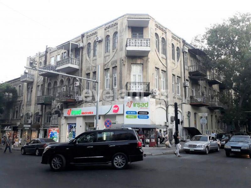 Satılır, köhnə tikili, 3 otaqlı, 80 m², Bakı, Nəsimi r, 28 may m.