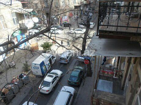 Satılır, köhnə tikili, 3 otaqlı, 80 m², Bakı, Nəsimi r, 28 may m.