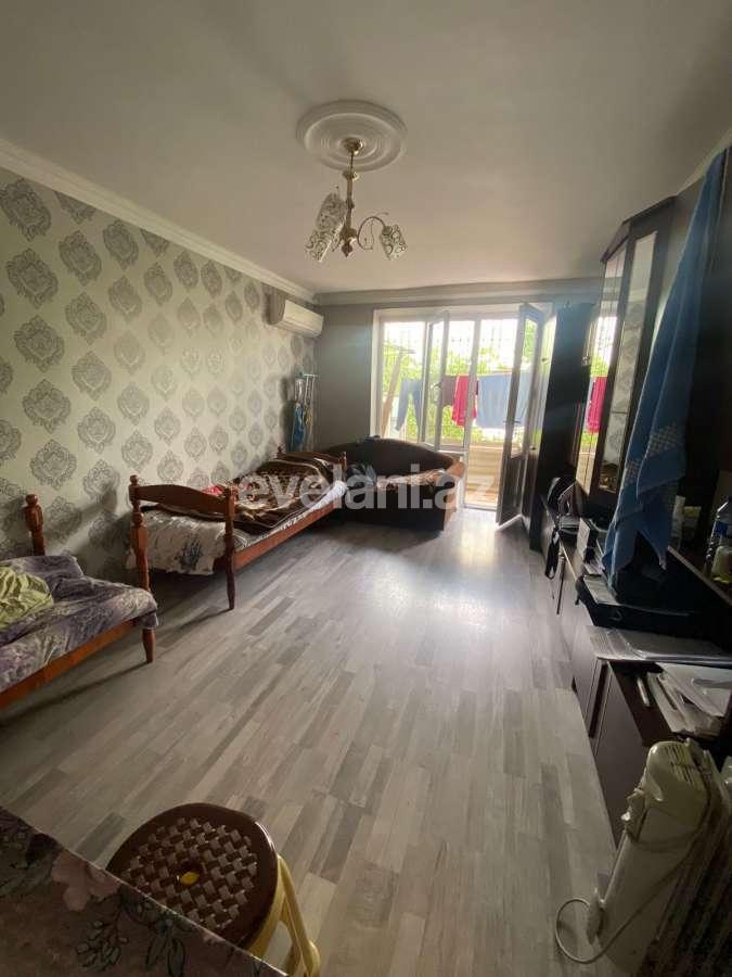 Satılır, köhnə tikili, 1 otaqlı, 33 m², Bakı, Yasamal r, Elmlər Akademiyası m.
