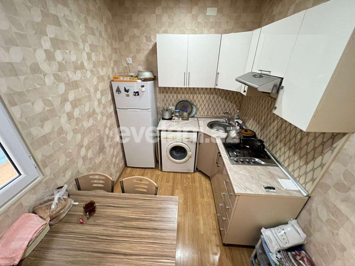 Sale, old building, 3 room, 65 m², Baku, Surakhani r, Yeni Guneshli d, Khalglar Doslugu m.