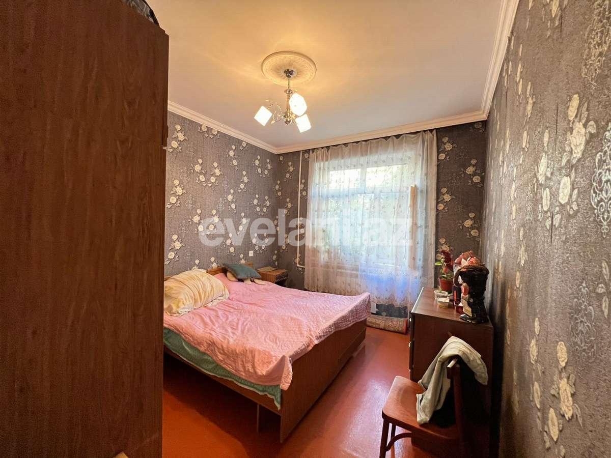 Sale, old building, 3 room, 65 m², Baku, Surakhani r, Yeni Guneshli d, Khalglar Doslugu m.