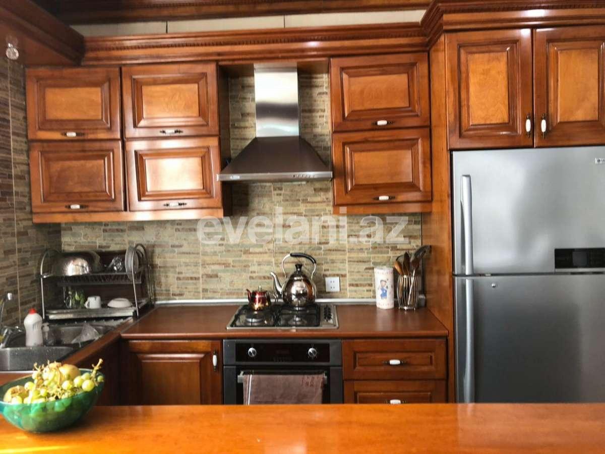 Satılır, həyət evi / bağ, 4 otaqlı, 200 m², Bakı, Abşeron r, Novxanı q.