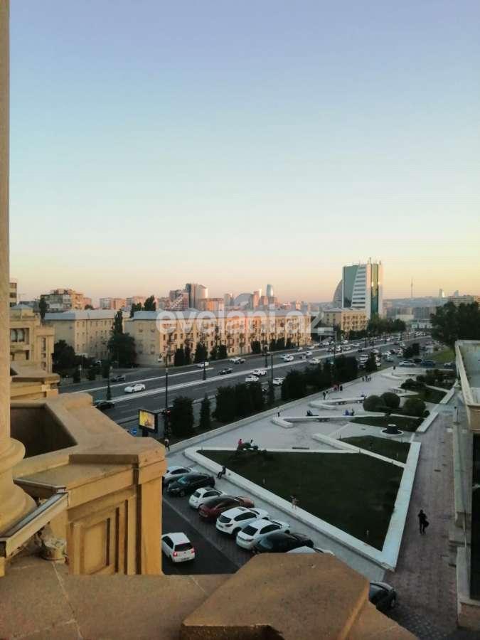 Rent, old building, 1 room, 55 m², Baku, Narimanov r.