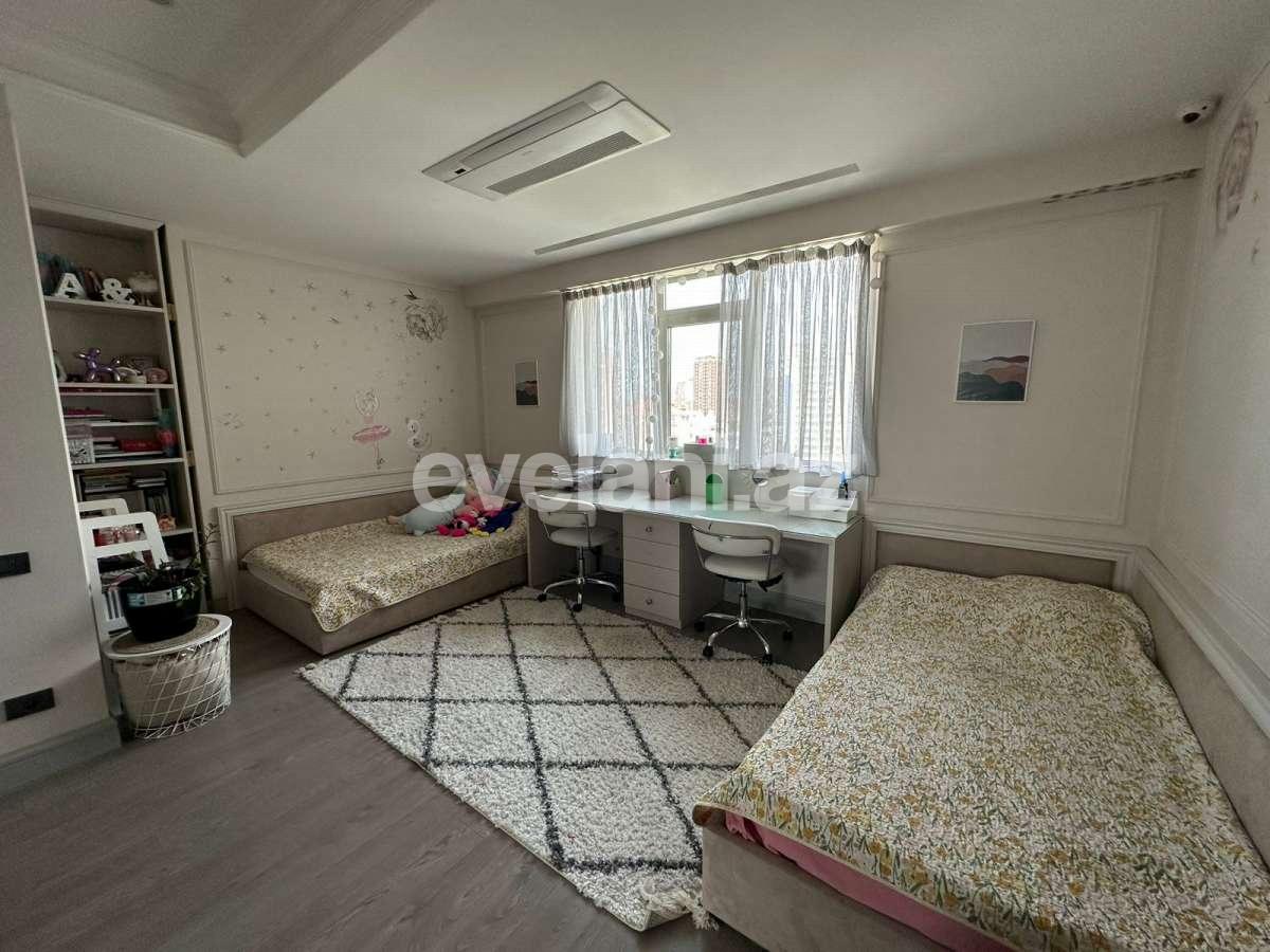 Rent, new building, 4 room, 220 m², Baku, Nasimi r, 28 may m.