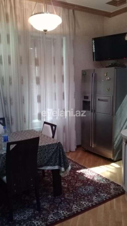 Satılır, həyət evi / bağ, 5 otaqlı, 300 m², Bakı, Abşeron r, Novxanı q.