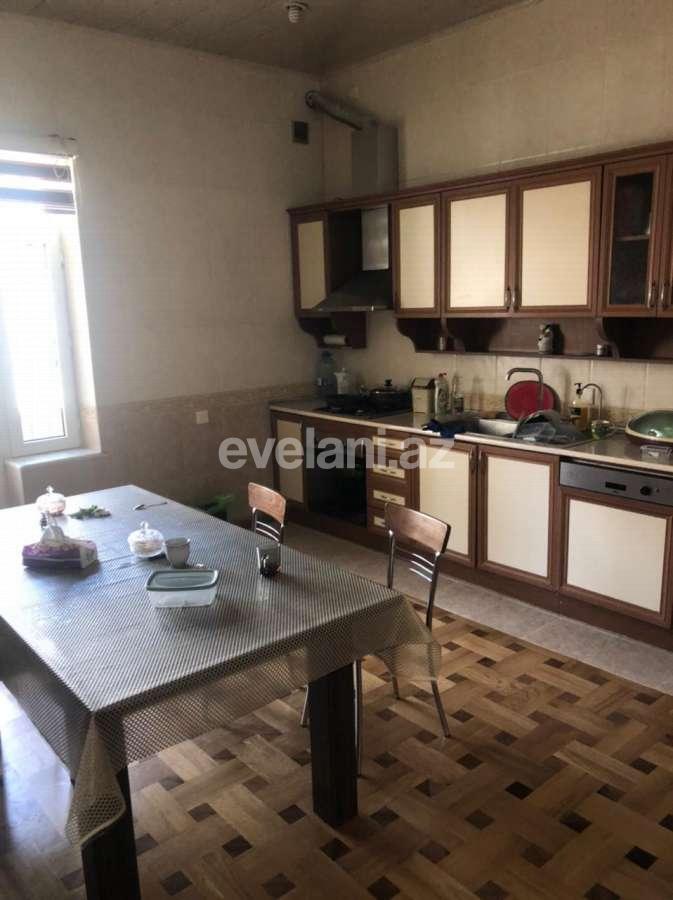 Satılır, həyət evi / bağ, 8 otaqlı, 560 m², Bakı, Səbail r, Badamdar q.