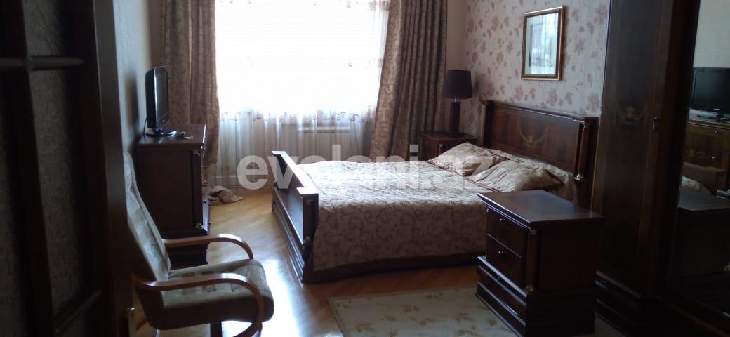 Rent, new building, 3 room, 136 m², Baku, Yasamal r, Inshaatchilar m.