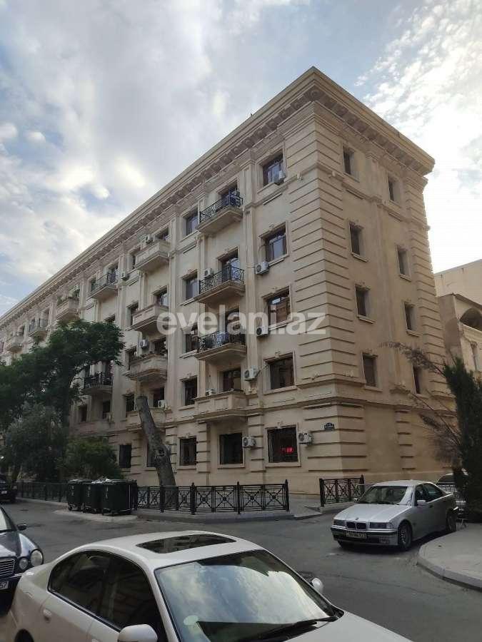 Satılır, köhnə tikili, 2 otaqlı, 55 m², Bakı, Səbail r, İçəri Şəhər m.