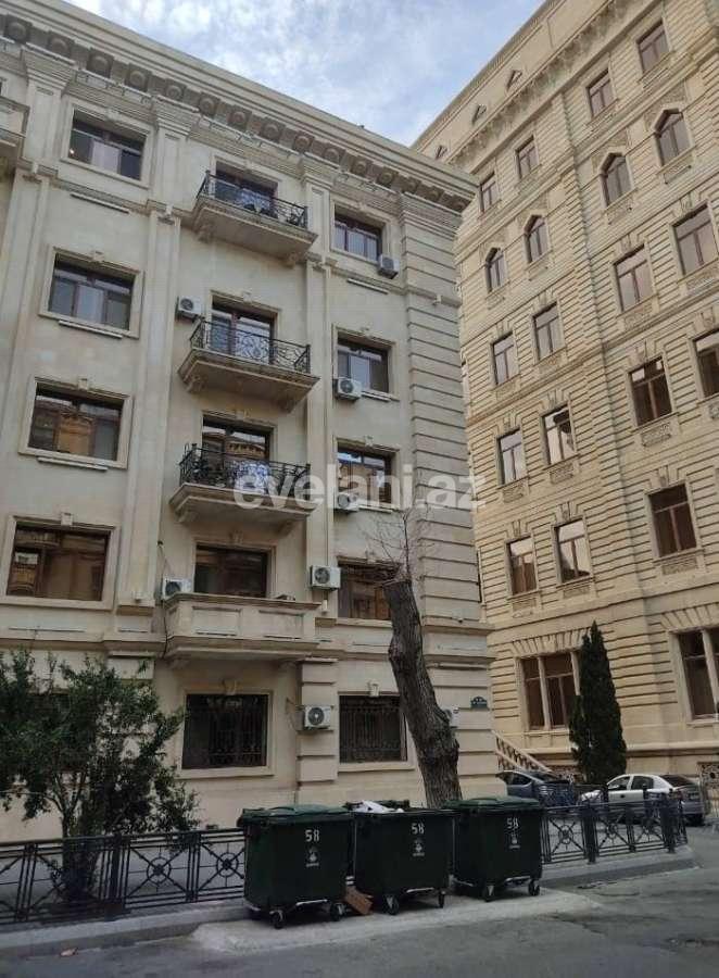 Satılır, köhnə tikili, 2 otaqlı, 55 m², Bakı, Səbail r, İçəri Şəhər m.