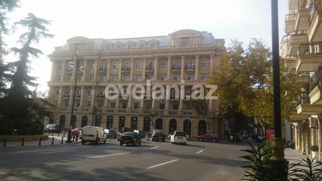 Kirayə verilir, köhnə tikili, 2 otaqlı, 75 m², Bakı, Səbail r, Sahil m.