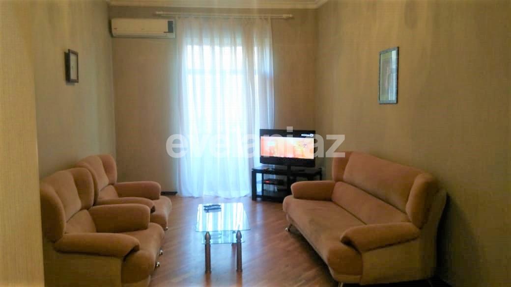 Kirayə verilir, köhnə tikili, 2 otaqlı, 75 m², Bakı, Səbail r, Sahil m.