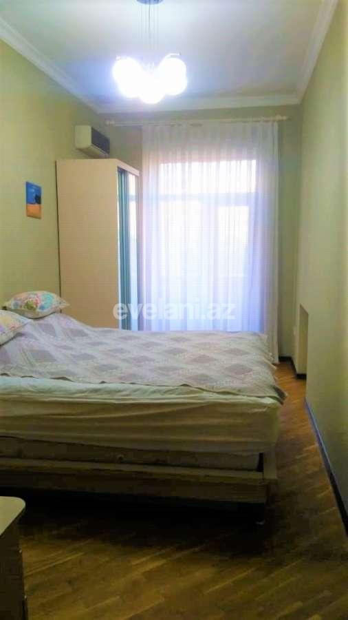 Kirayə verilir, köhnə tikili, 2 otaqlı, 75 m², Bakı, Səbail r, Sahil m.