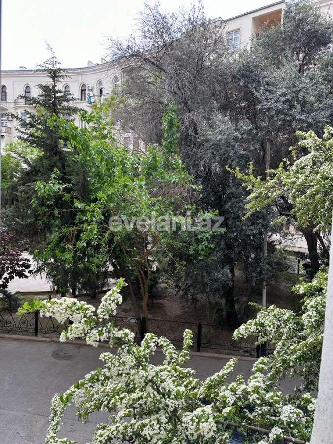 Rent, old building, 4 room, 152 m², Baku, Sabail r, Icheri Sheher m.