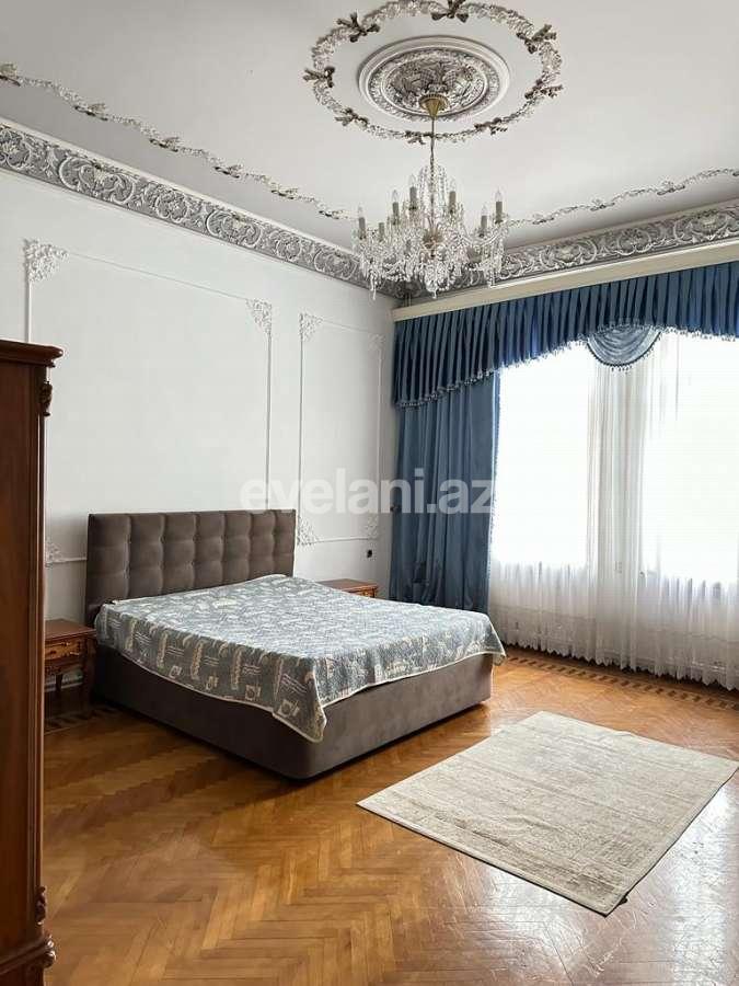 Rent, old building, 4 room, 152 m², Baku, Sabail r, Icheri Sheher m.