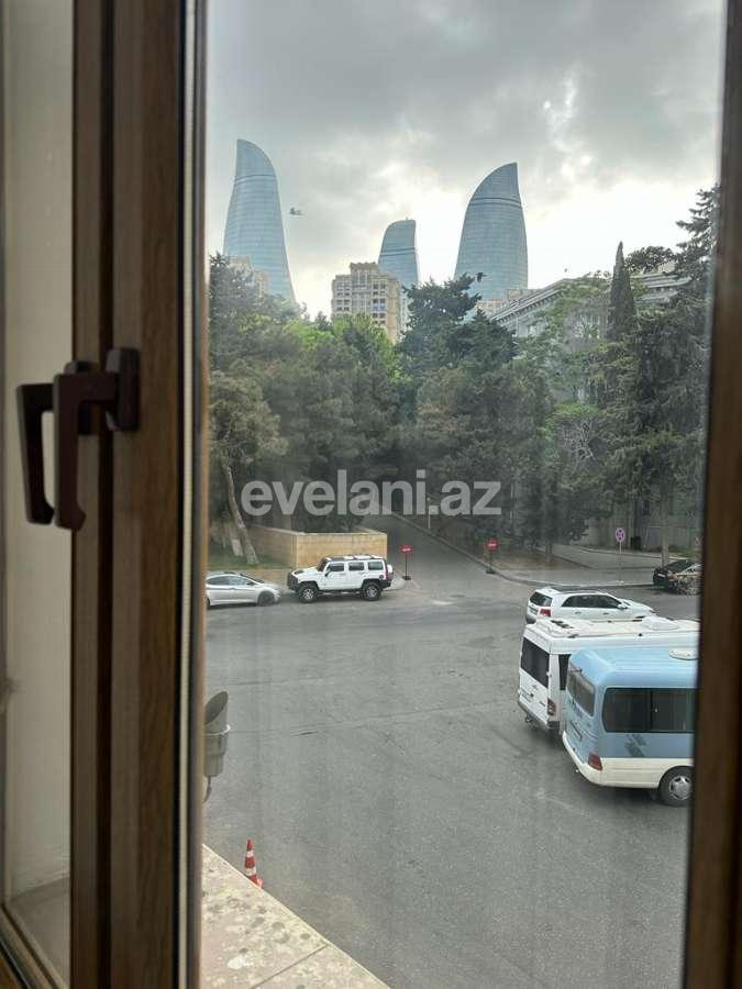 Rent, old building, 4 room, 152 m², Baku, Sabail r, Icheri Sheher m.