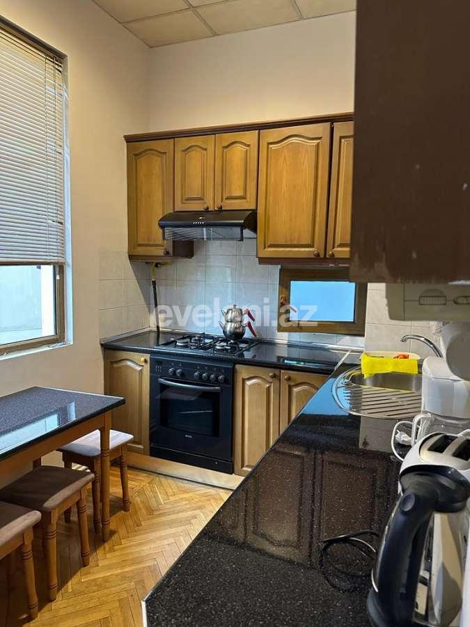 Rent, old building, 4 room, 152 m², Baku, Sabail r, Icheri Sheher m.