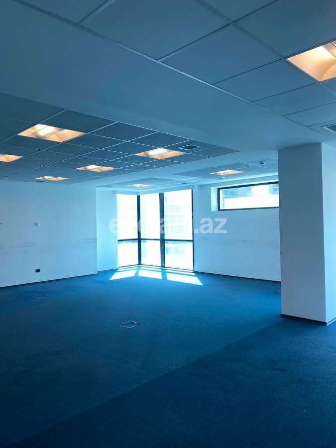 Kirayə verilir, ofis, 7 otaqlı, 300 m², Bakı, Yasamal r, Elmlər Akademiyası m.