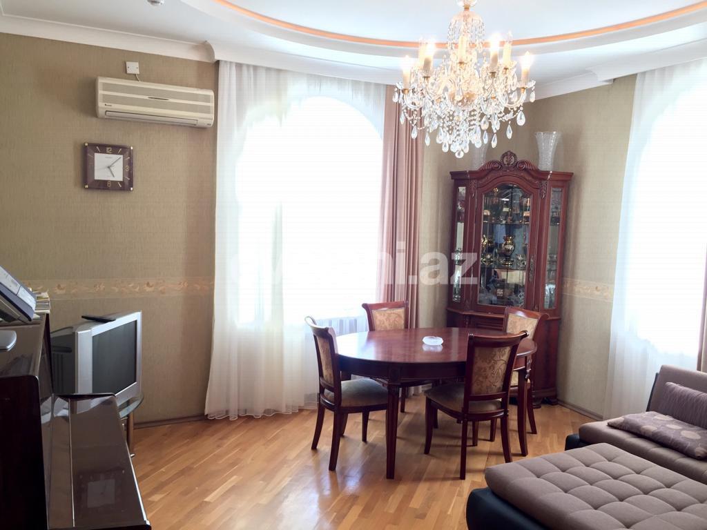 Sale, old building, 2 room, 85 m², Baku, Sabail r.