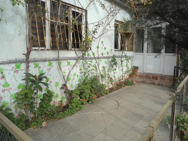 Satılır, köhnə tikili, 4 otaqlı, 100 m², Bakı, Yasamal r.