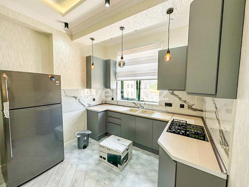 Kirayə verilir, yeni tikili, 2 otaqlı, 70 m², Bakı, Nizami r, Qara Qarayev m.