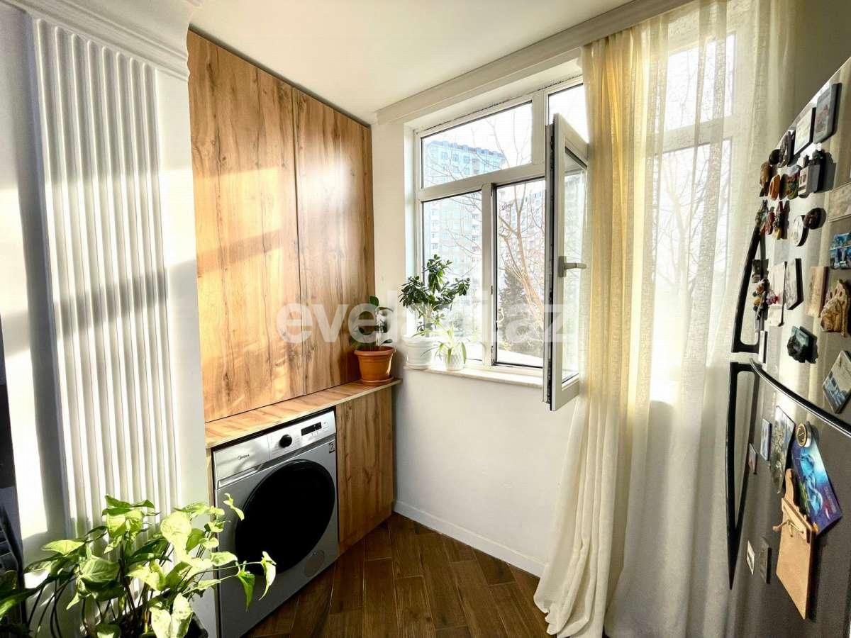 Satılır, köhnə tikili, 2 otaqlı, 55 m², Bakı, Nizami r, Xalqlar Dostluğu m.