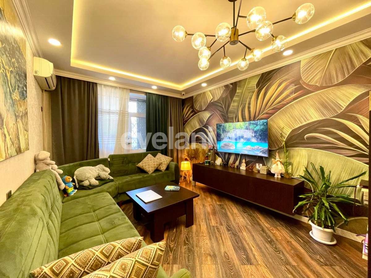 Satılır, köhnə tikili, 2 otaqlı, 55 m², Bakı, Nizami r, Xalqlar Dostluğu m.