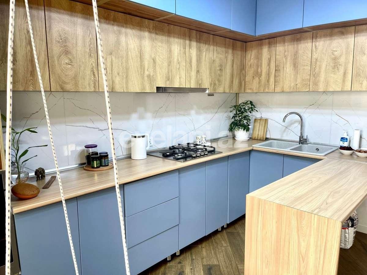 Satılır, köhnə tikili, 2 otaqlı, 55 m², Bakı, Nizami r, Xalqlar Dostluğu m.