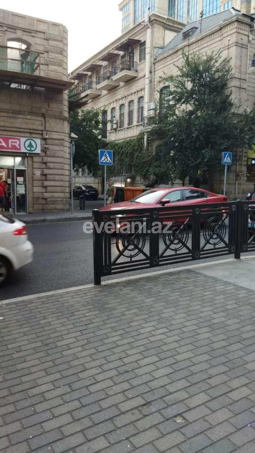 Kirayə verilir, köhnə tikili, 2 otaqlı, 44 m², Bakı, Səbail r, Sahil m.