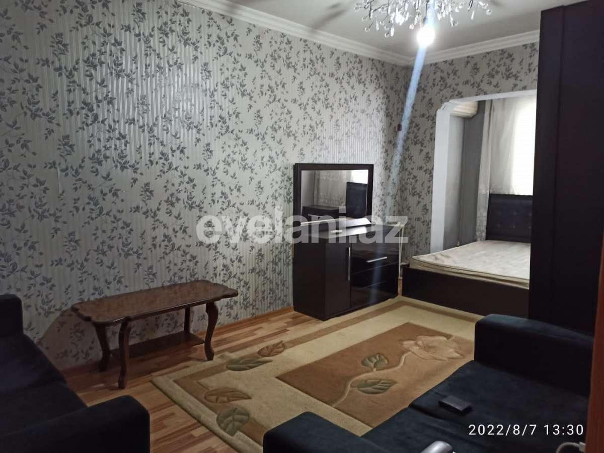 Satılır, köhnə tikili, 1 otaqlı, 45 m², Bakı, Binəqədi r, 8-ci mikrorayon q, Azadlıq prospekti m.