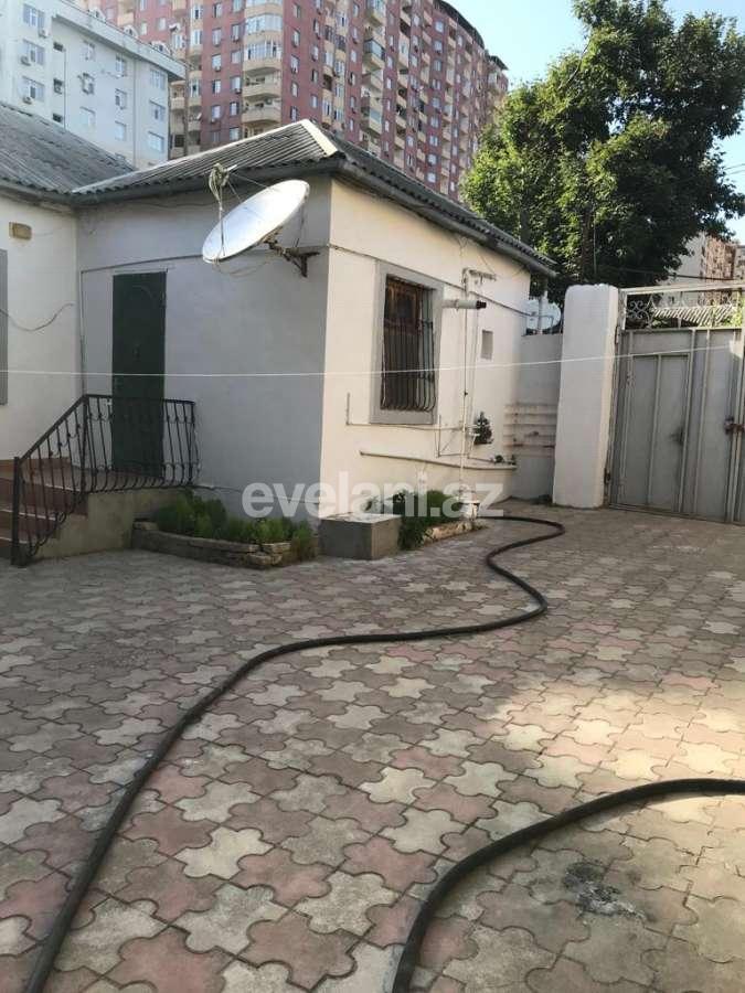 Satılır, həyət evi / bağ, 4 otaqlı, 120 m², Bakı, Yasamal r, Yeni Yasamal q, İnşaatçılar m.